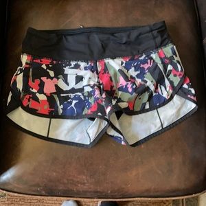 Super cute size 4 camo print lululemon speed shorts